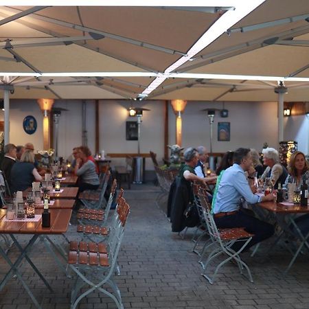 Hotel & Brauerei-Gasthof Neuwirt Нойбург ан дер Донау Екстериор снимка