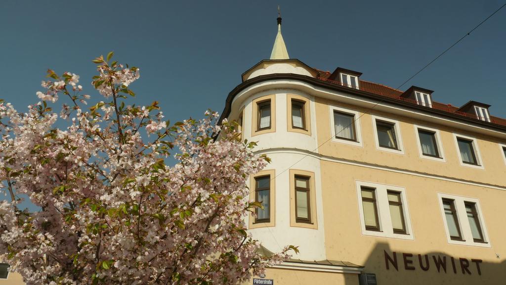 Hotel & Brauerei-Gasthof Neuwirt Нойбург ан дер Донау Екстериор снимка