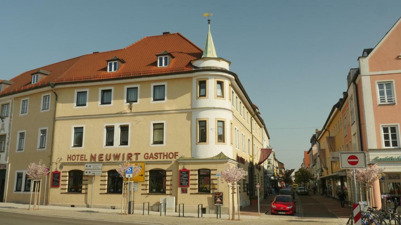 Hotel & Brauerei-Gasthof Neuwirt Нойбург ан дер Донау Екстериор снимка